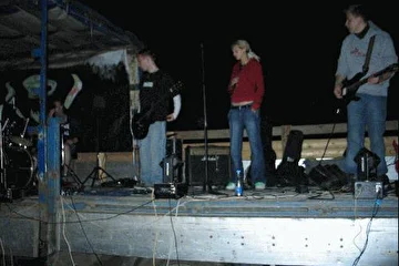 Концерт 1.07.2006 на stree-racing фестивале в г. Дубна, аэродром Борки